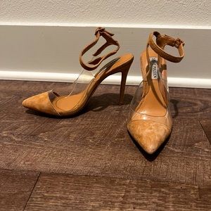 NUDE/CLEAR POINTED TOE HEELS